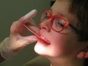 Jak znaleźć dobrego dentystę dziecięcego w Warszawie