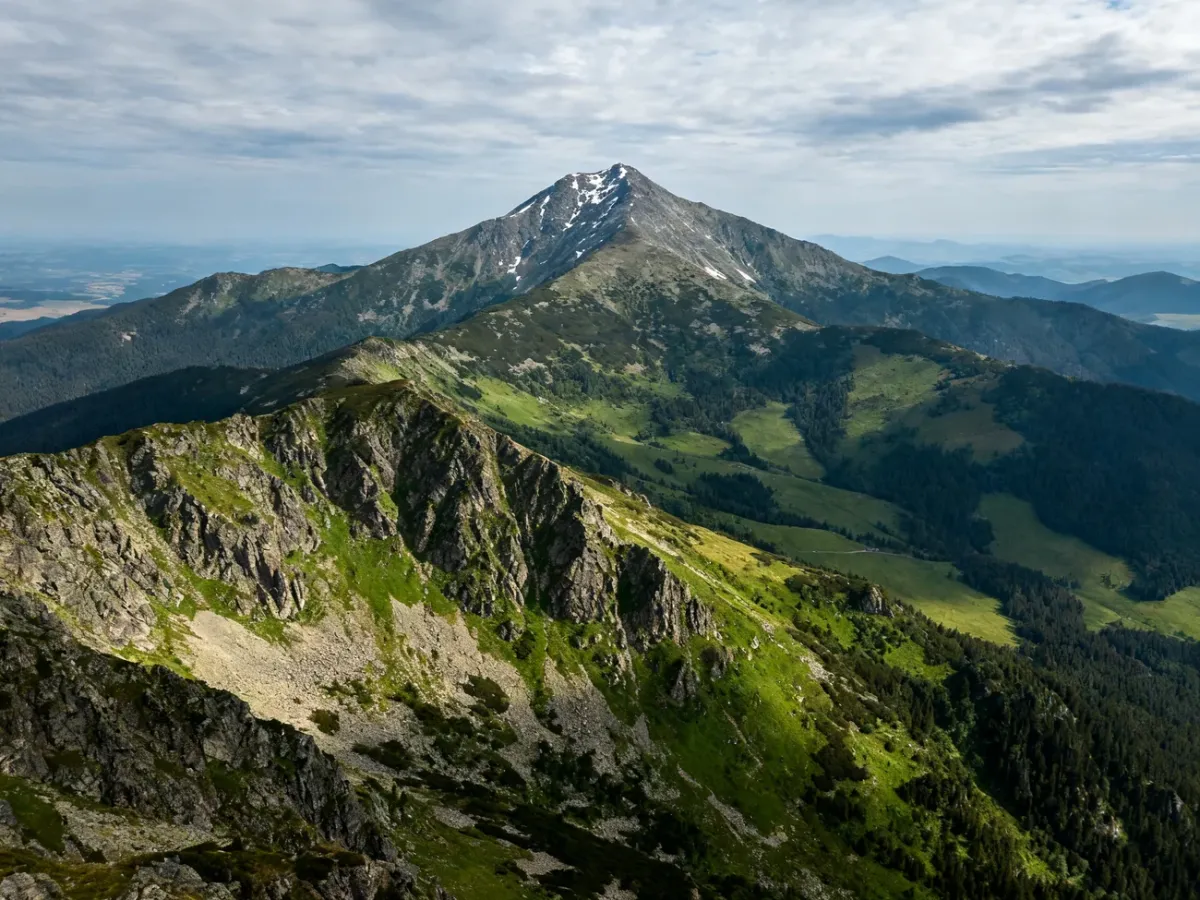 Panorama Karkonoszy ze Śnieżką na głównym grzbiecie